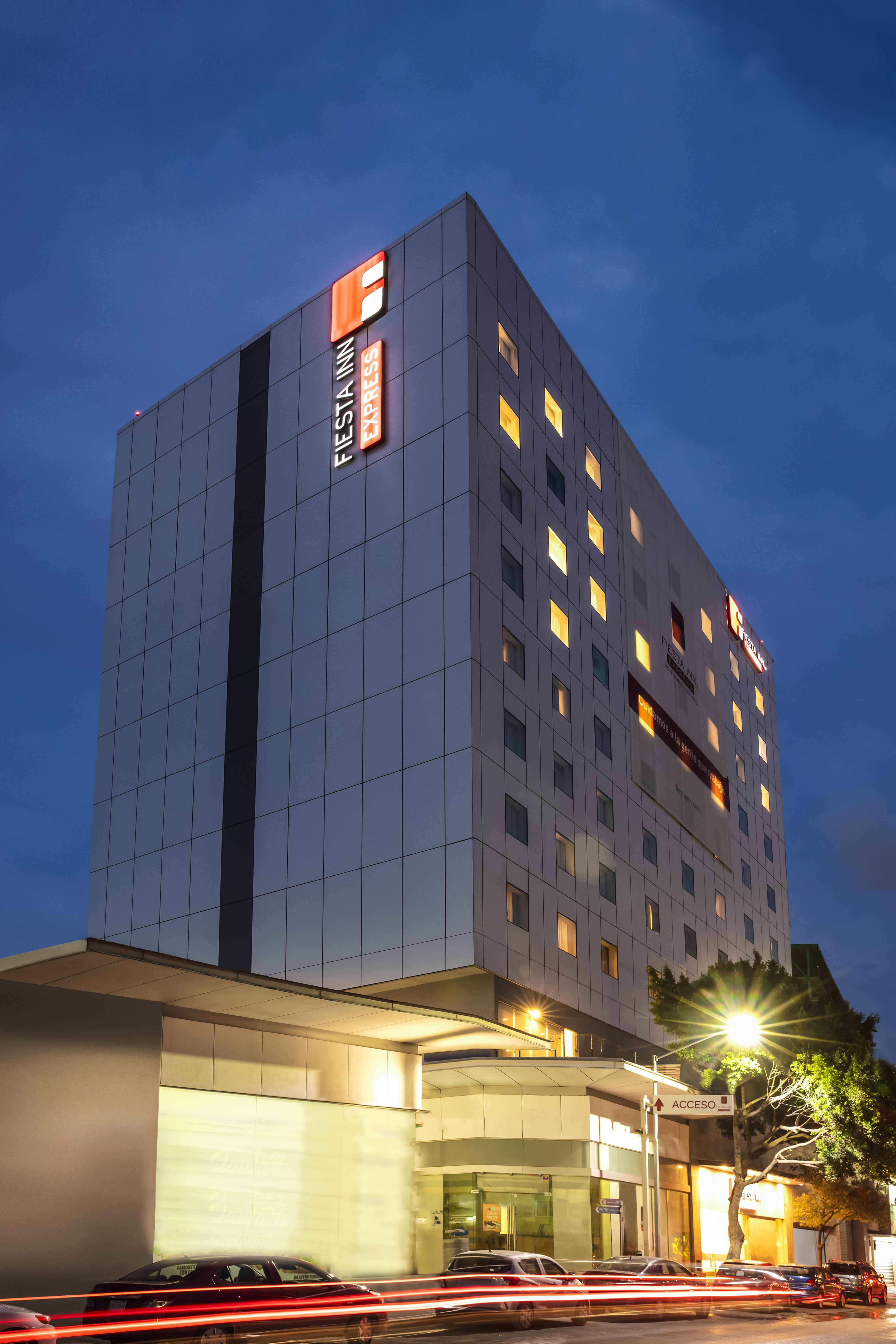 Fiesta Inn Express Monterrey Centro المظهر الخارجي الصورة